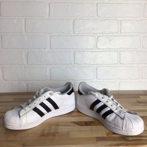 ADIDAS Superstar sneakers size 3 white sports shoes - Picture 3 of 11